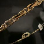 GUC-533 18 kt geel met wit gouden S - schakel collier 61 cm